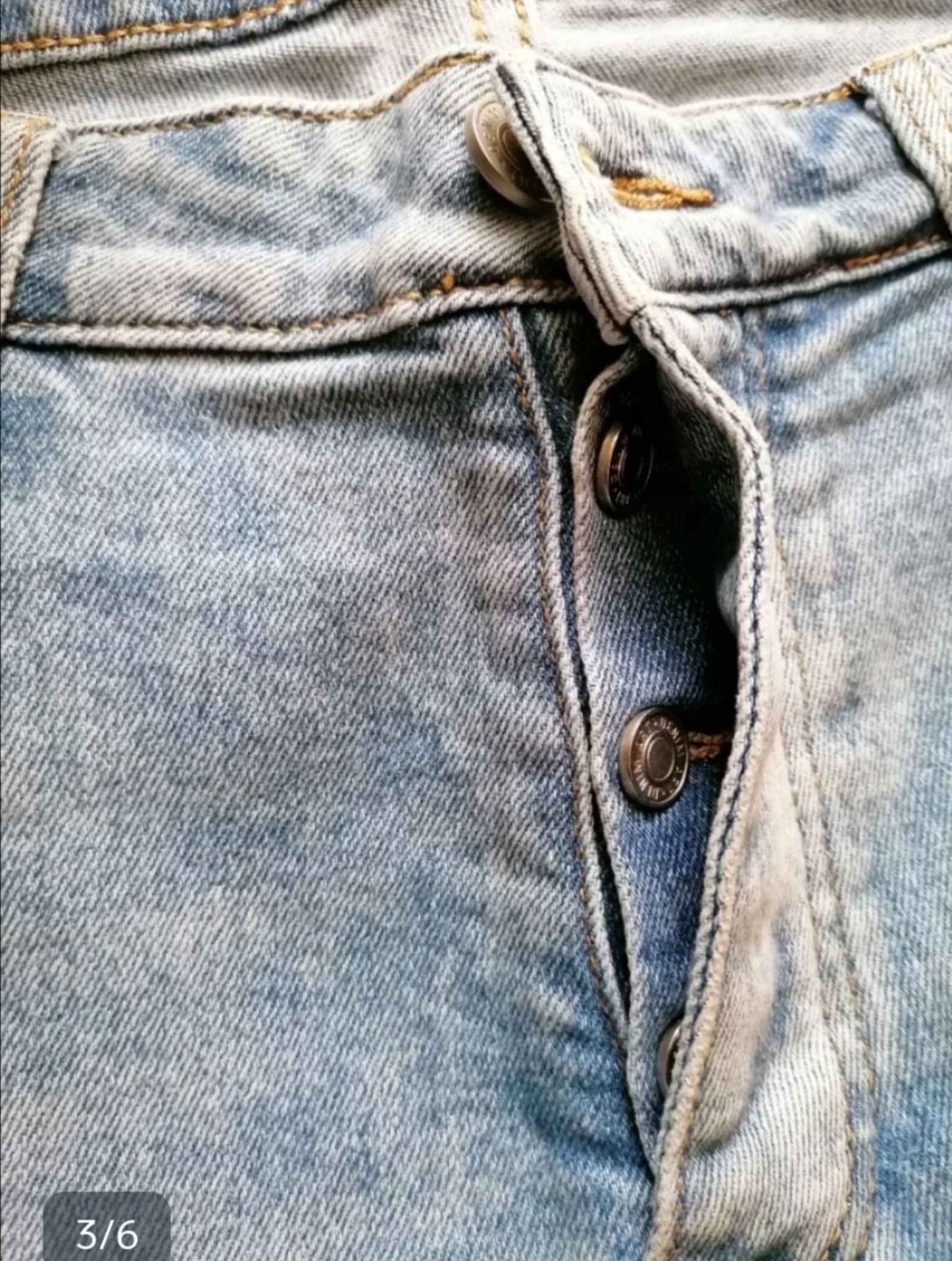 Distressed men's denim jeans – photo 3
